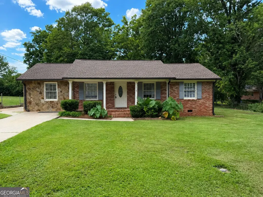 230 Cooper Road, Athens