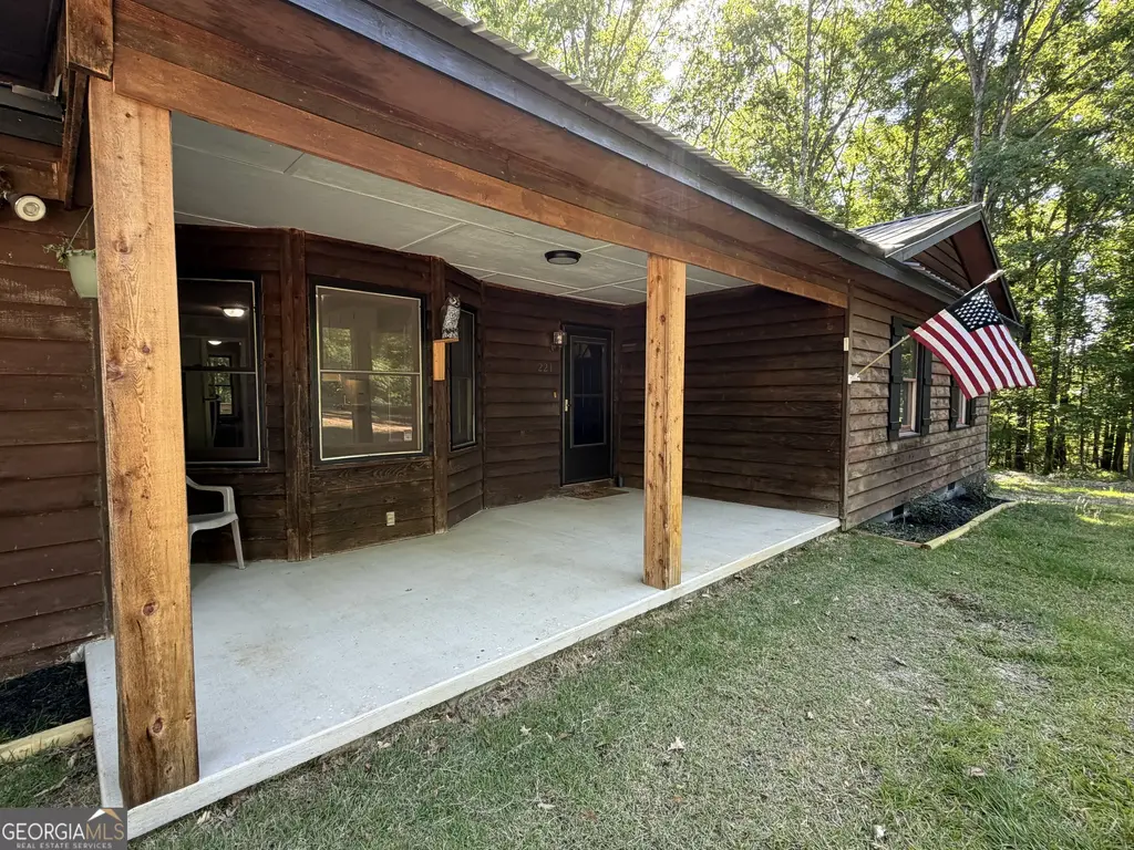 221 Oak Valley Drive, Macon