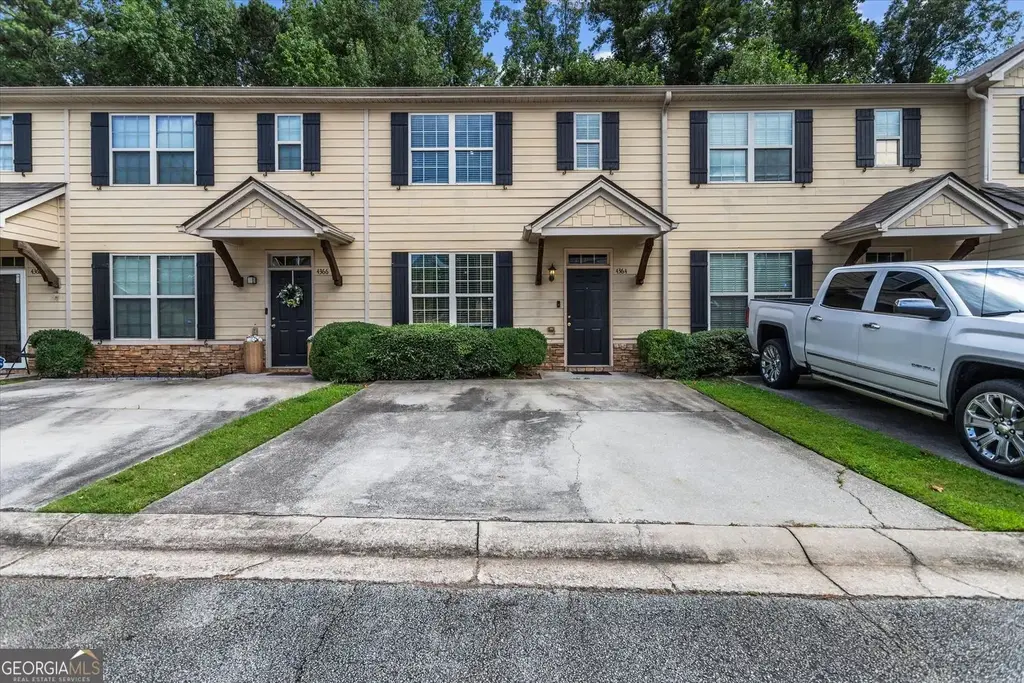 4364 Stone Gate Way 94, East Point