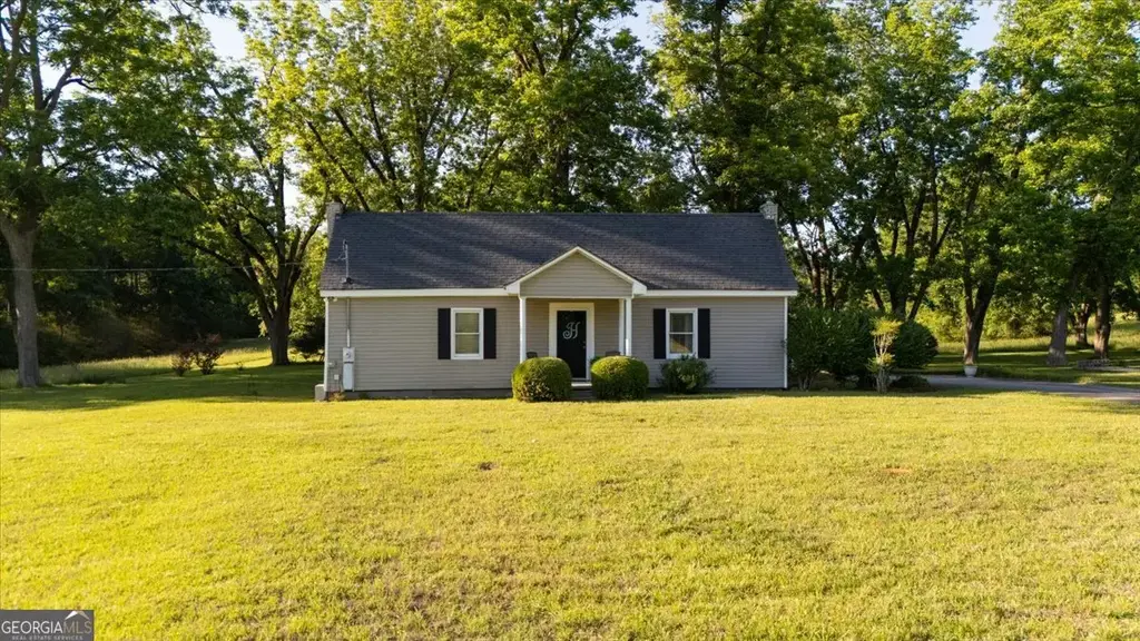 214 Howard Roberts Road, Gray