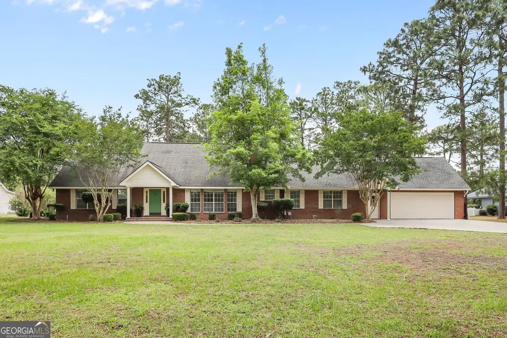 8 N Bogey Drive, Jesup