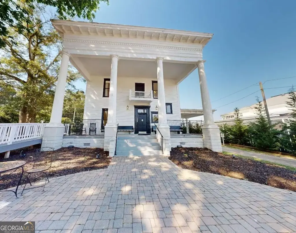 1029 S Elm Street, Commerce
