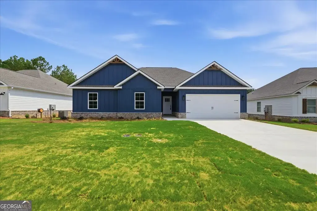210 Hampton Chase, Perry