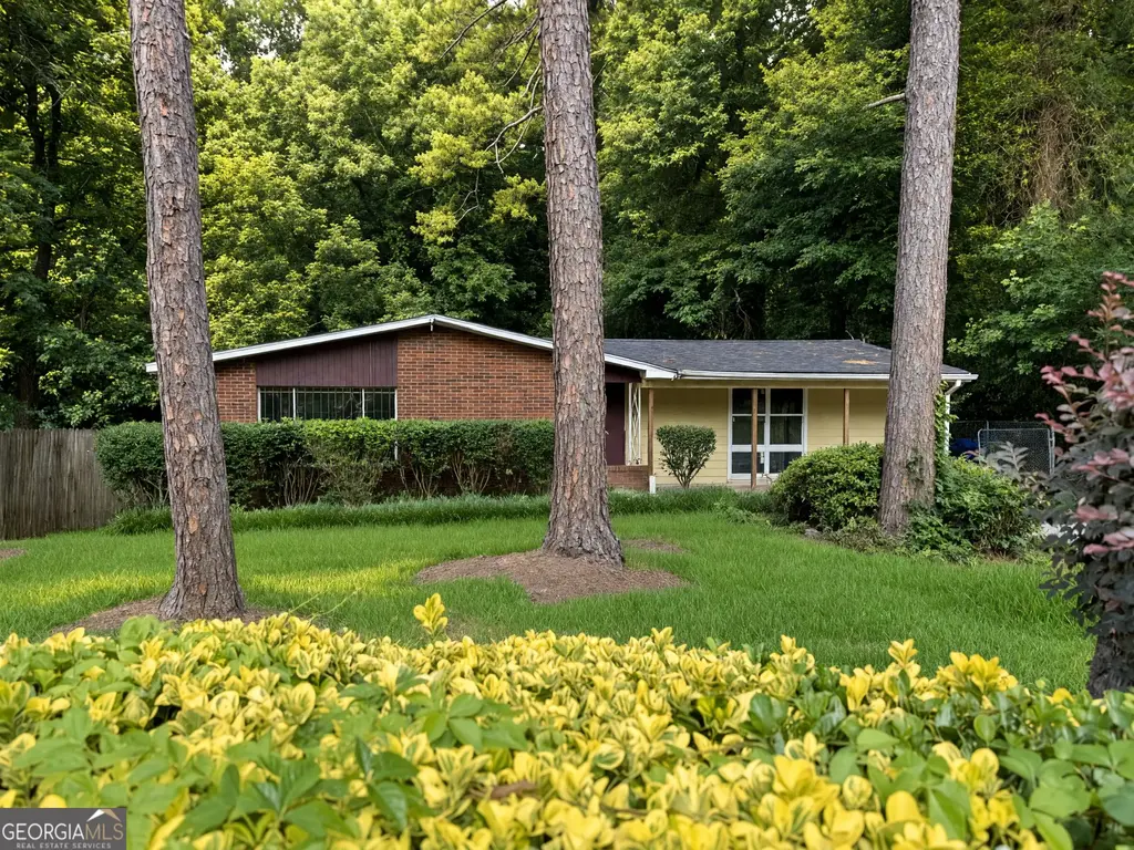 2379 Country Club Drive Sw, Atlanta