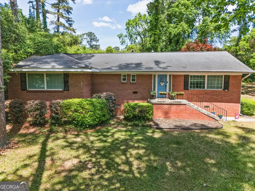201 Lakeside Drive, Milledgeville
