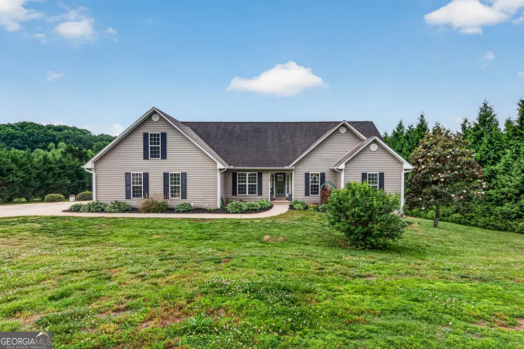 221 Grand Magnolia Lane, Clarkesville