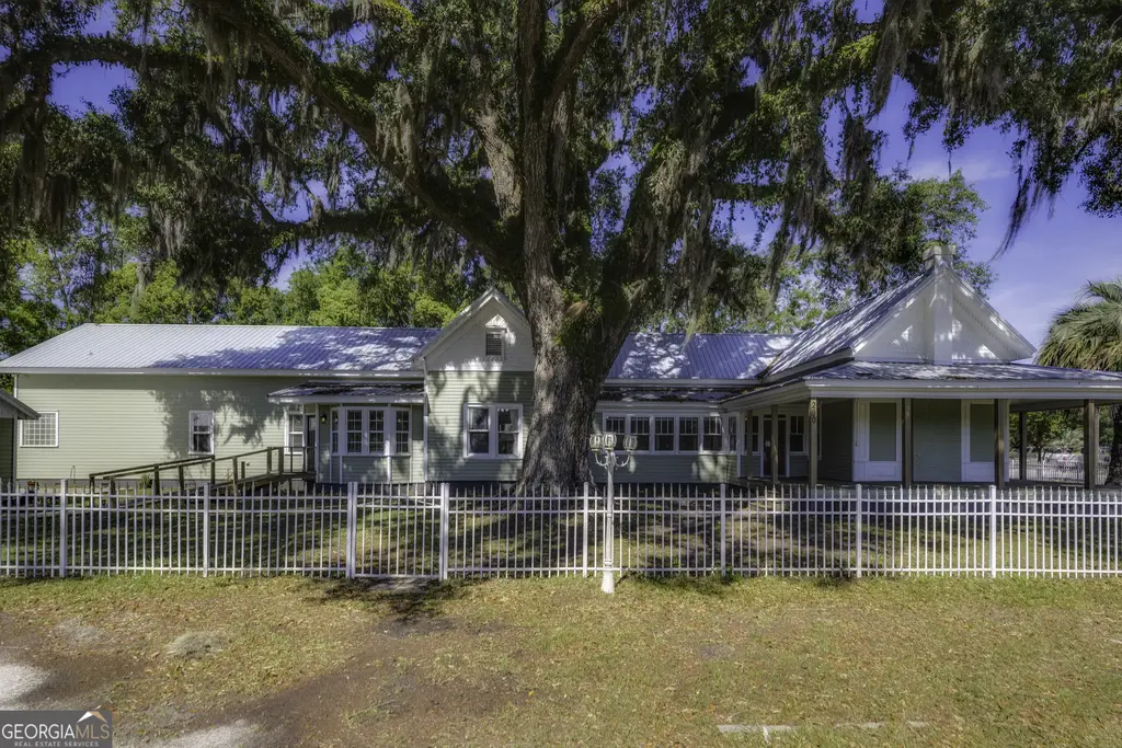 290 E King Avenue, Kingsland