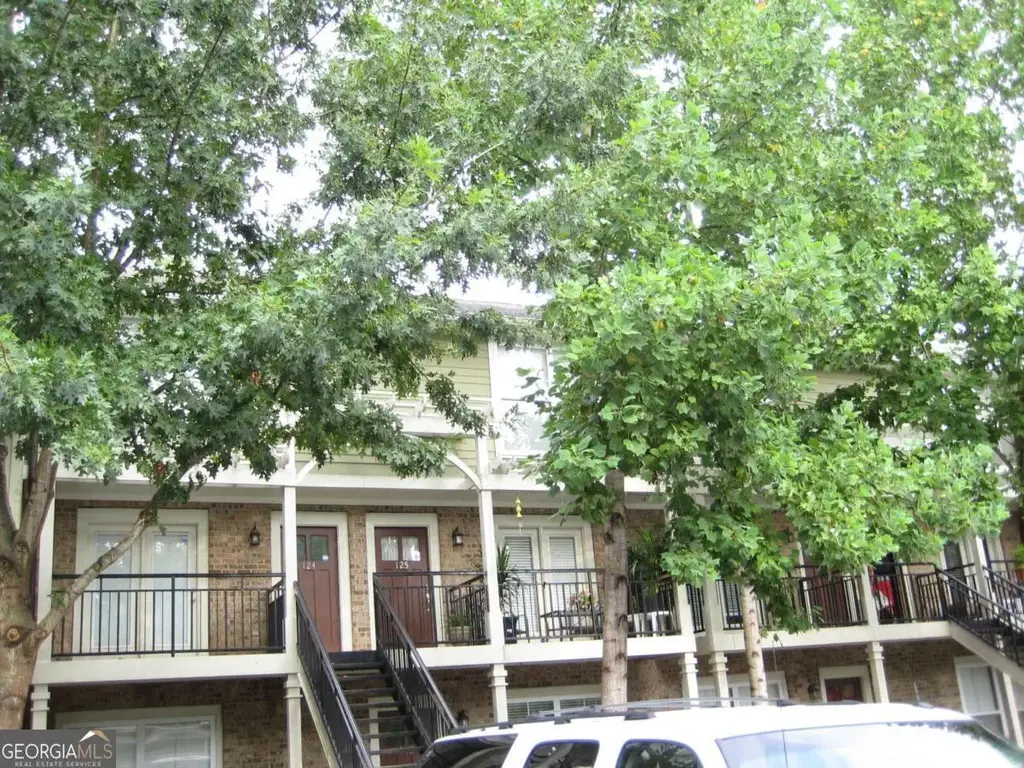 660 Barnett Shoals Road 128, Athens