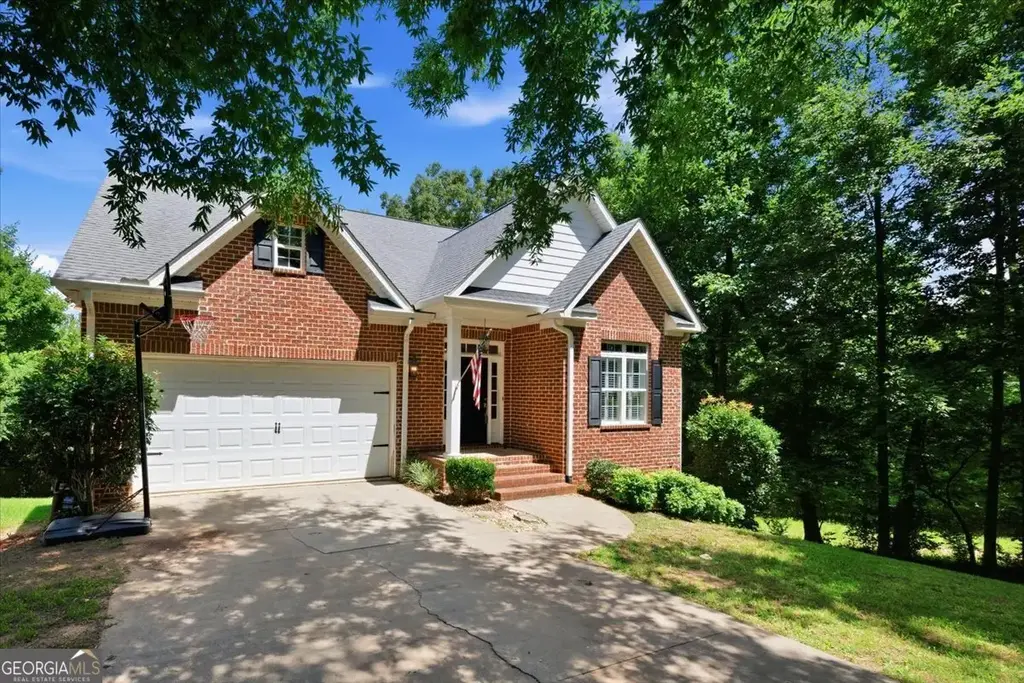 414 Arden Lane, Macon