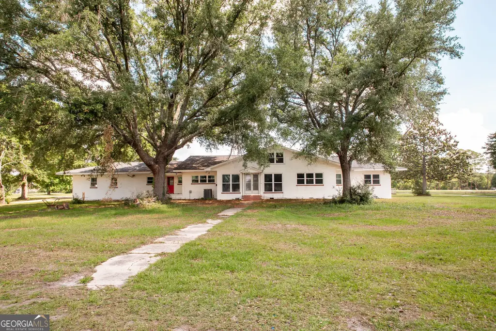 1402 W 12th Street, Alma