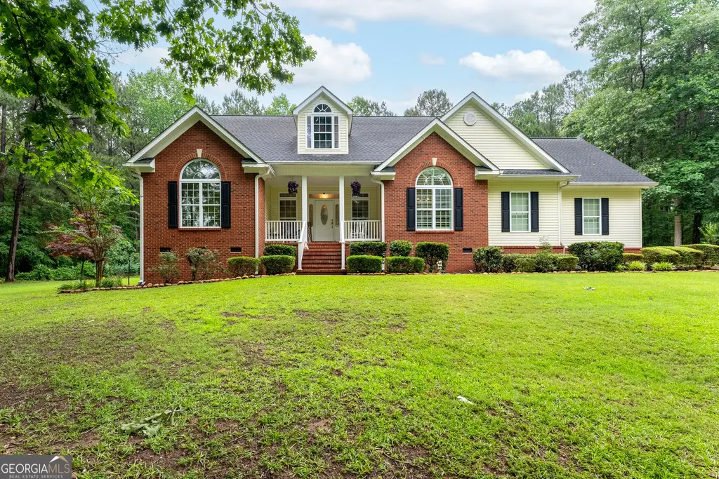 140 Honeysuckle Road Nw, Milledgeville
