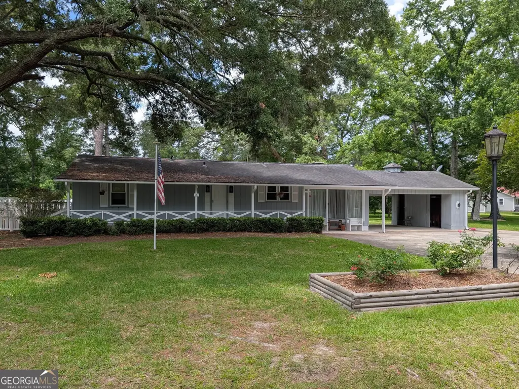 642 Island Drive, Midway