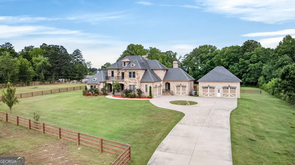 1585 Leguin Mill Road, Locust Grove