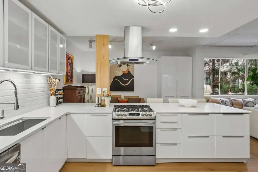 2632 Peachtree Road Nw 302b, Atlanta