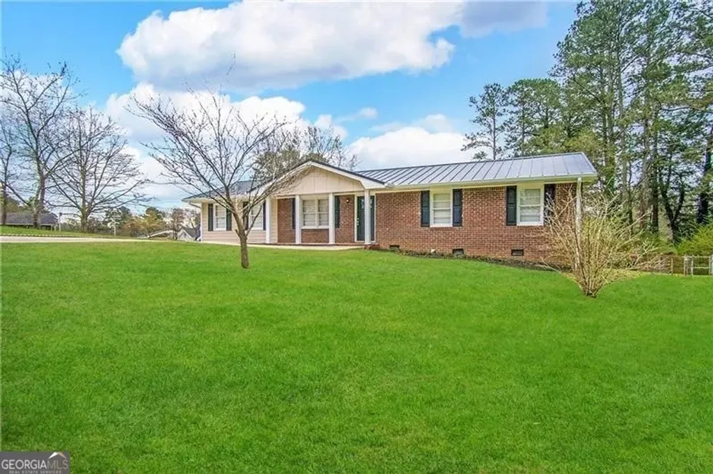 1661 N Highpoint Drive, Douglasville