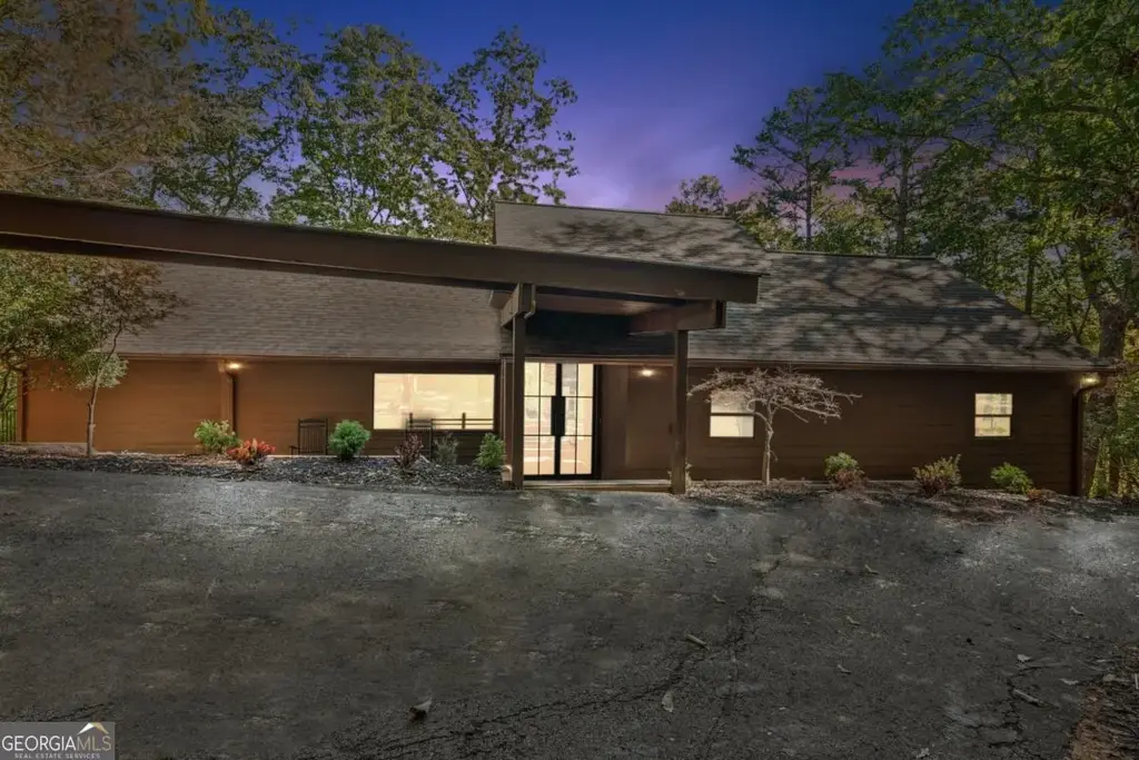 626 Petit Ridge Drive, Big Canoe