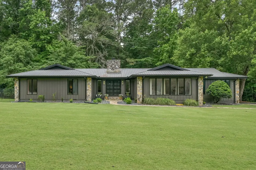 40 Round Lake Road, Griffin