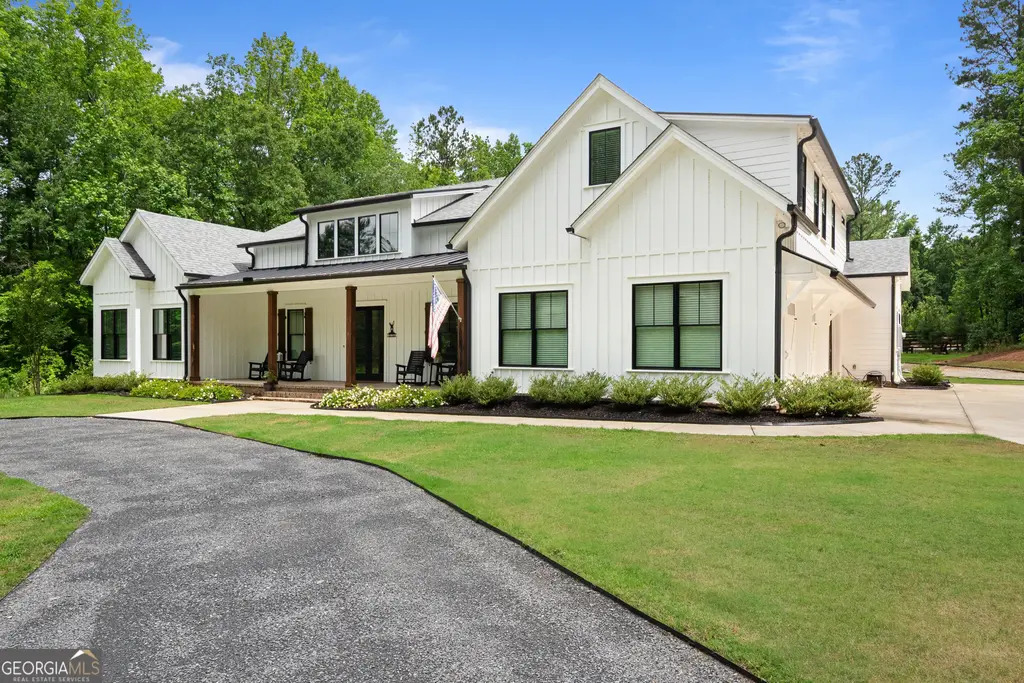 1230 Blalock Lakes Drive, Newnan