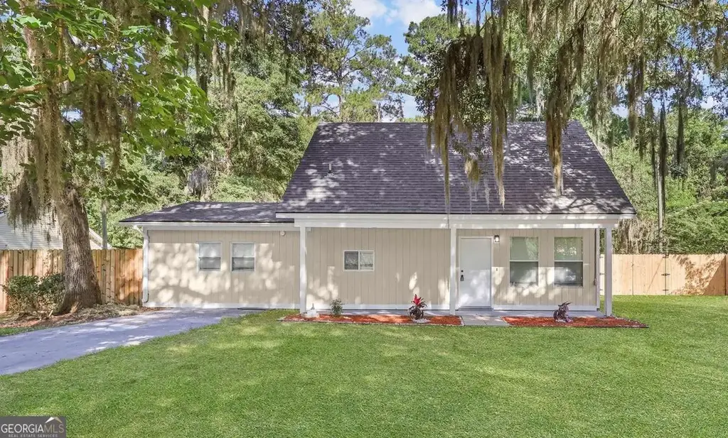 539 Pine Avenue, Midway