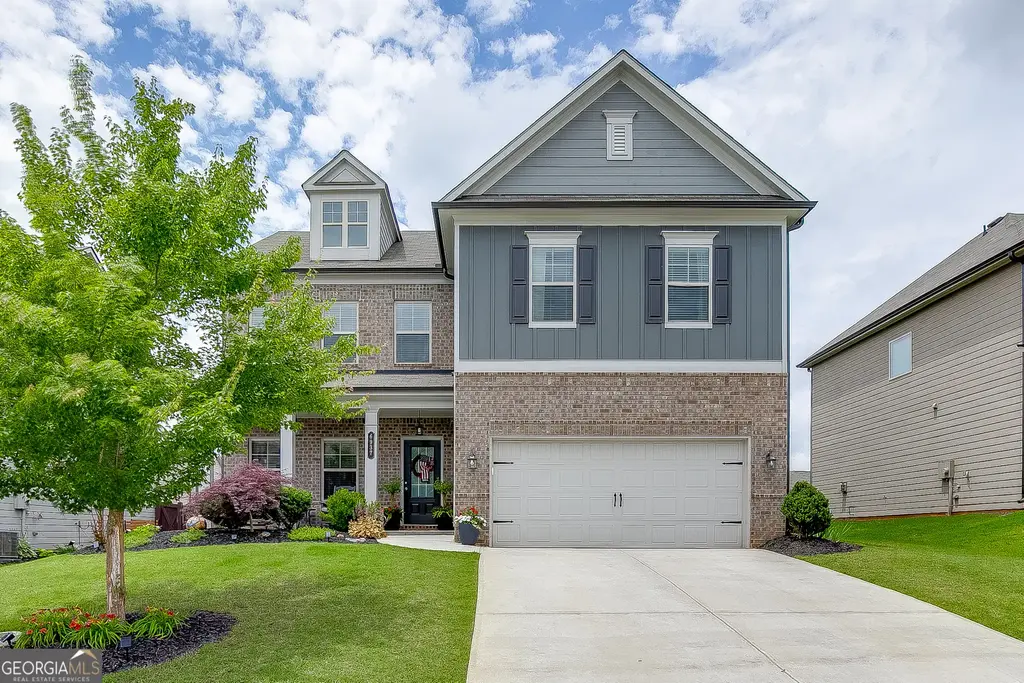6937 Lancaster Crossing, Flowery Branch