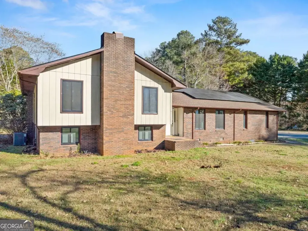 588 Estatohe Circle, Toccoa