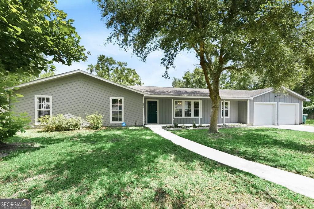 203 Tiffany Circle, St. Marys