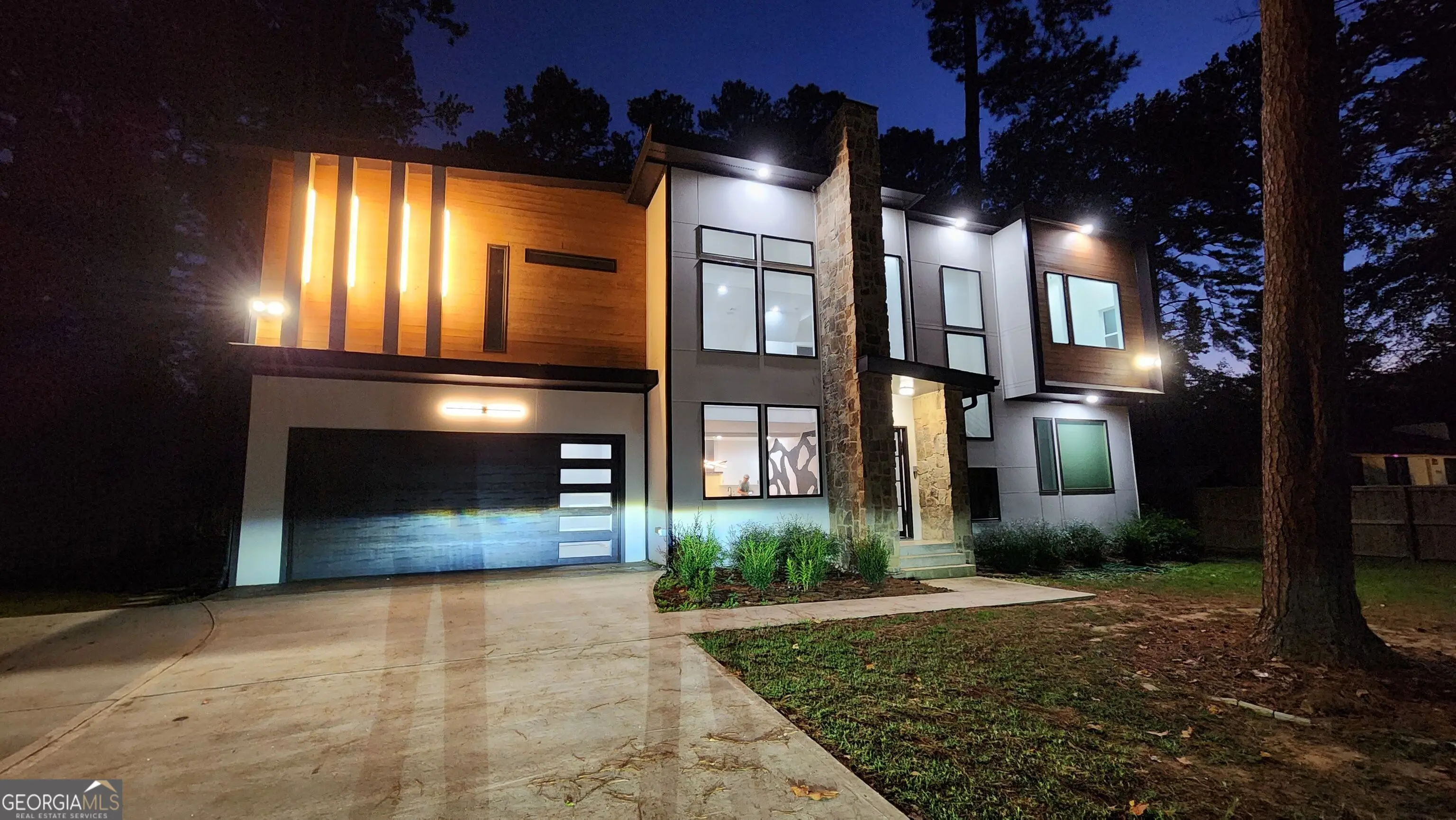 Photo of Listing #10777275