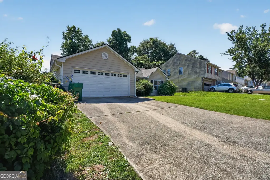 3235 Hunters Crossing Point, Lithonia