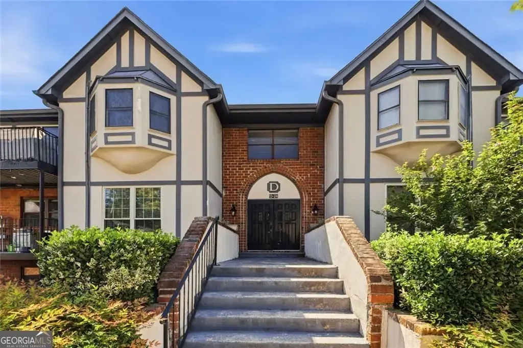 6851 Roswell Road D-15, Sandy Springs