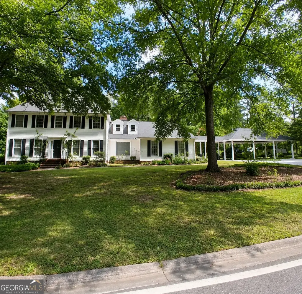 311 Castlegate Road, Macon