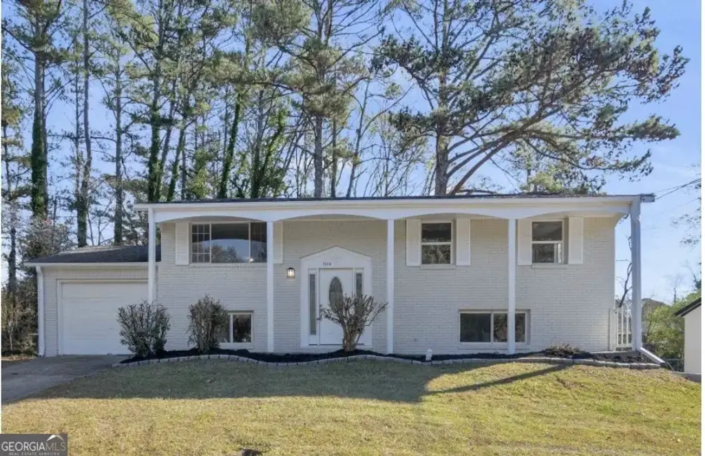 5954 Baywood Lane, Riverdale