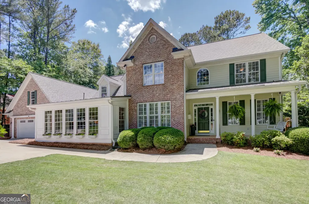 180 Shoreline Circle, Newnan