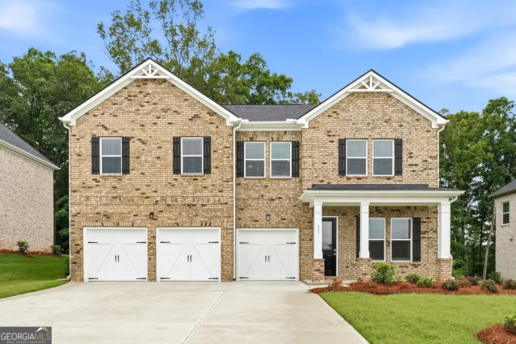 393 Mistwood Court, McDonough