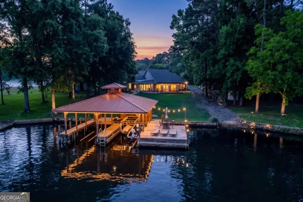 112 Cannon Point Road Se, Milledgeville