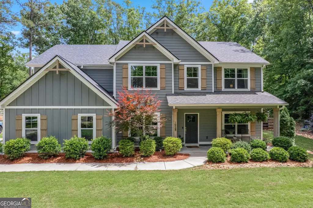 1934 Smokey Road, Newnan