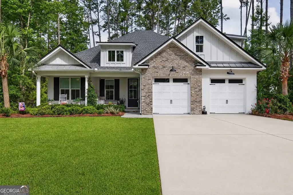 218 Eagle Crest Drive, Waverly