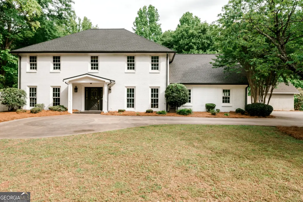 2395 Sumter Lake Drive, Marietta