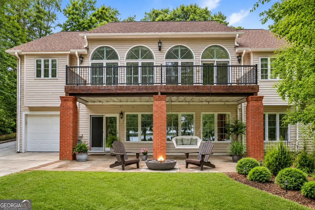 205 Mill Creek Circle, Martin