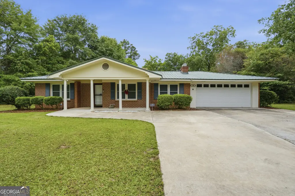 380 Highway 96 E, Jeffersonville