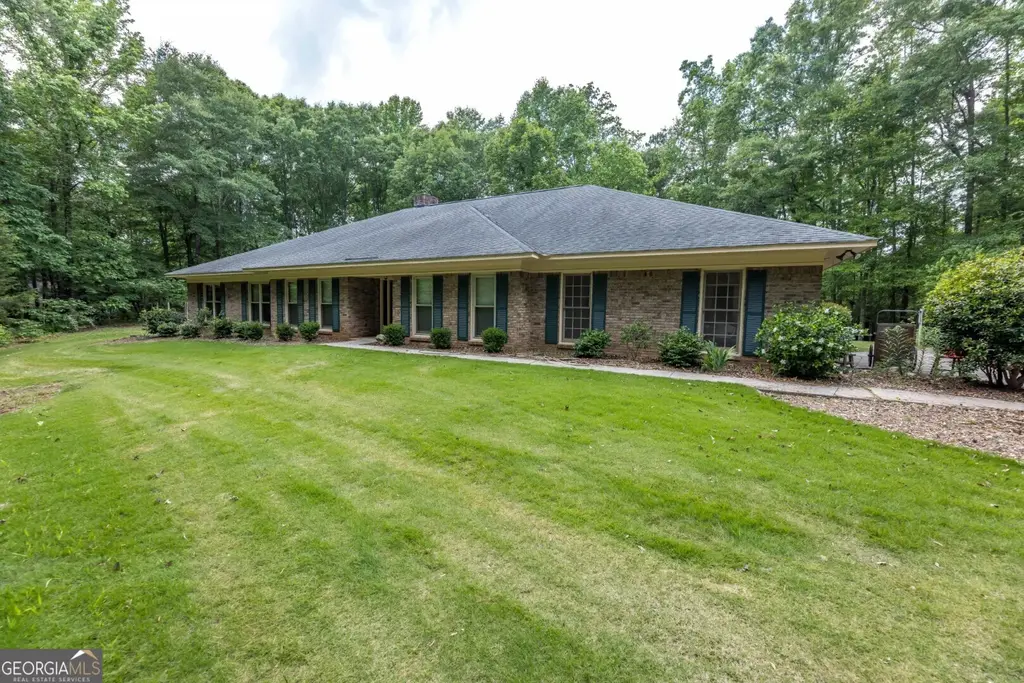 9509 Chickasaw Court, Columbus
