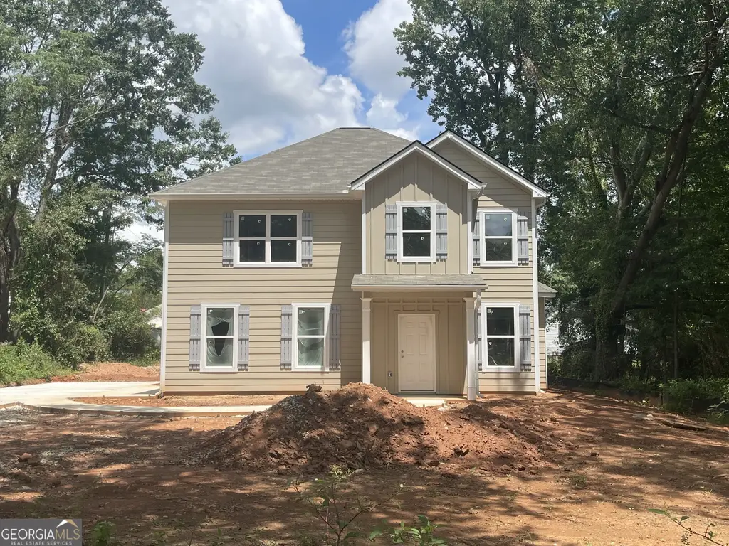 11 E Reynolds Street, Newnan