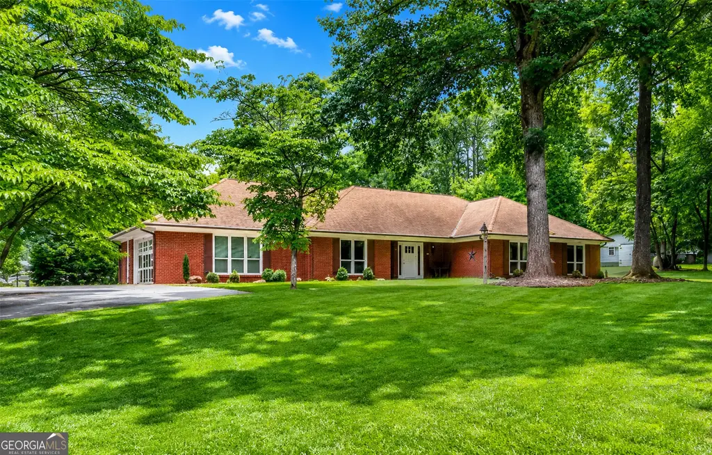 1020 Al Cove, Canton