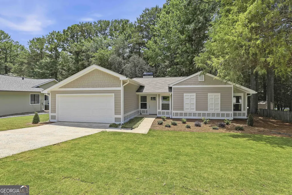 114 Lake Forest Drive, Peachtree City