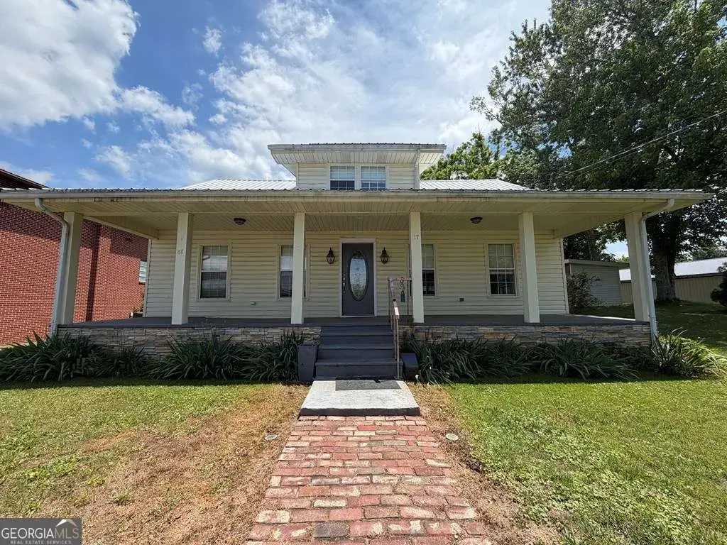 17 Town Square Road, Morganton