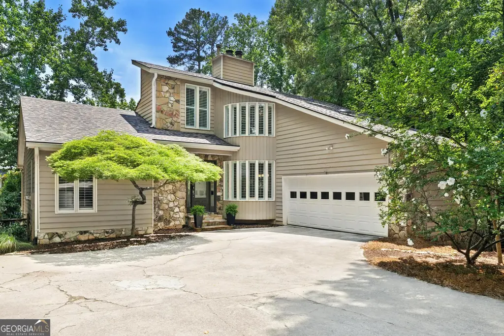 10550 Haynes Bridge Road, Alpharetta