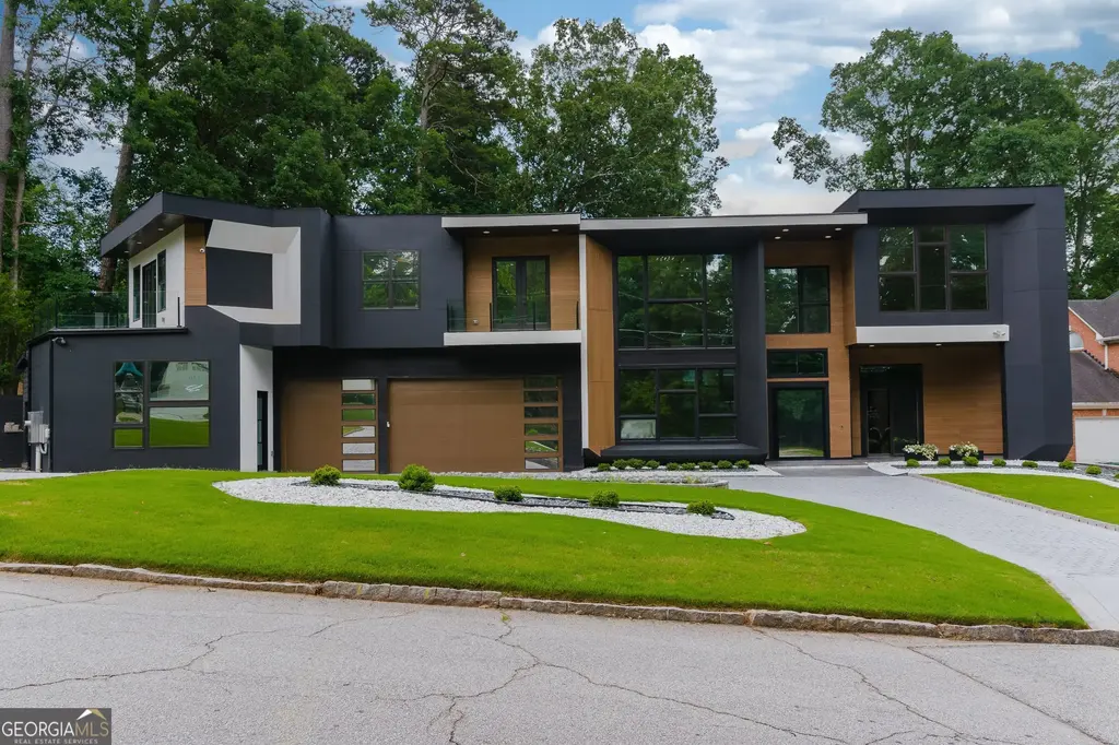 2401 Ne Greenglade Road, Atlanta