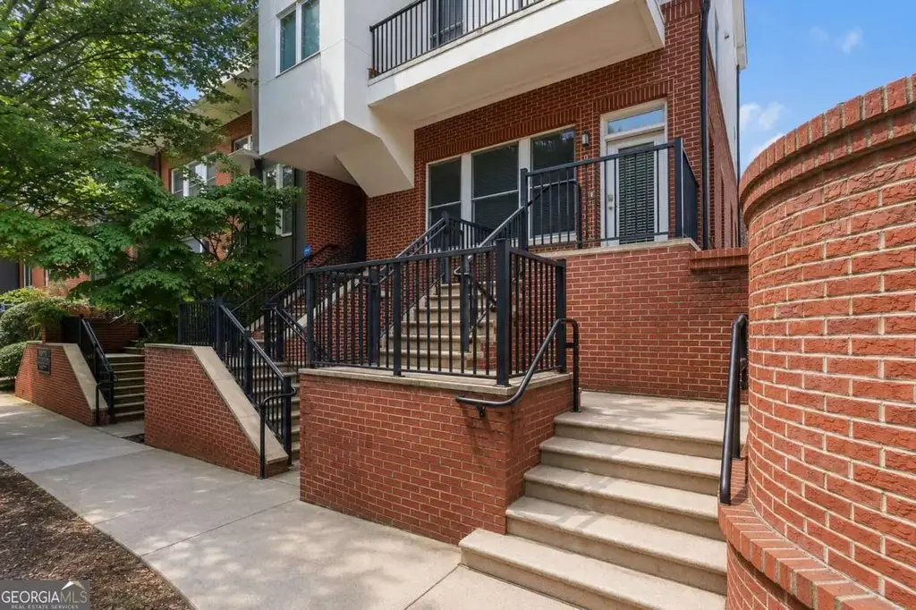 745 Fountainhead Lane Ne 111, Atlanta