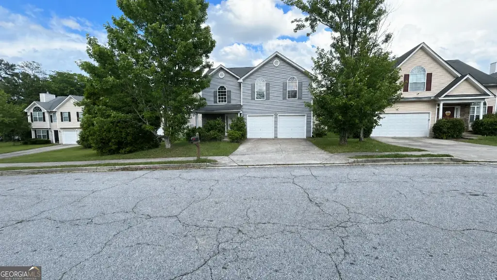2512 S Hills, Riverdale