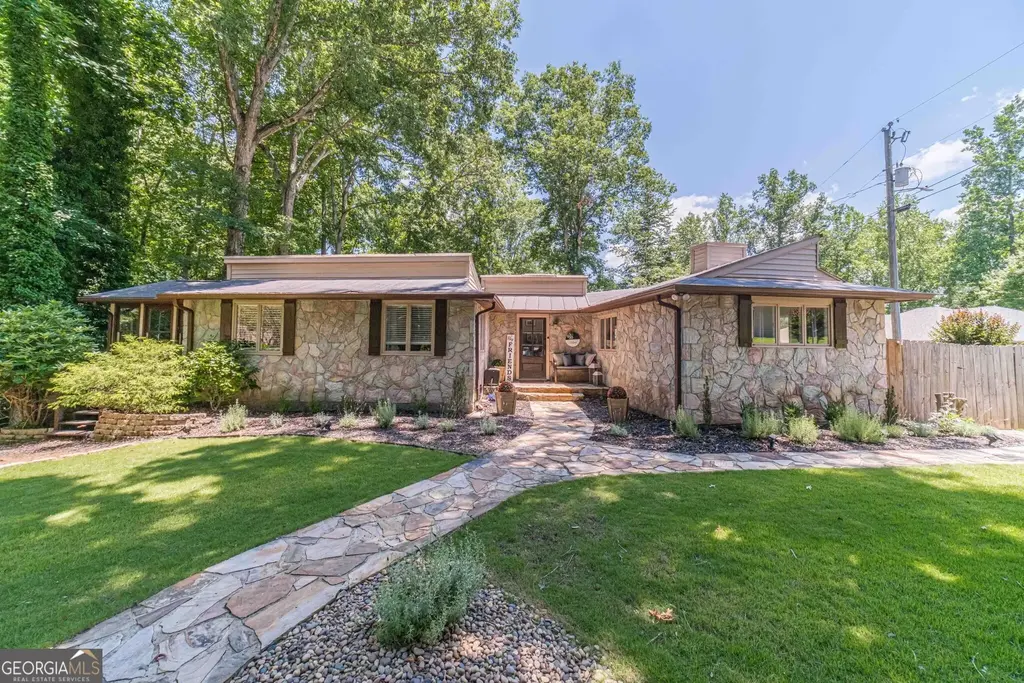 45 Lakepoint Drive, Dawsonville