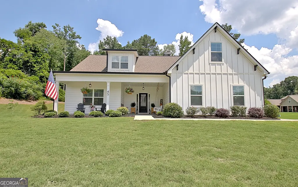 45 Oak Creek Pass, Newnan